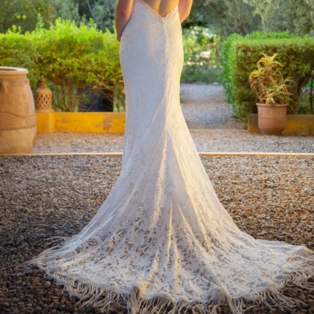 Grace Loves Lace Edie💍No Bundling, please. Special shipping needs to be made. - Picture 3 of 10